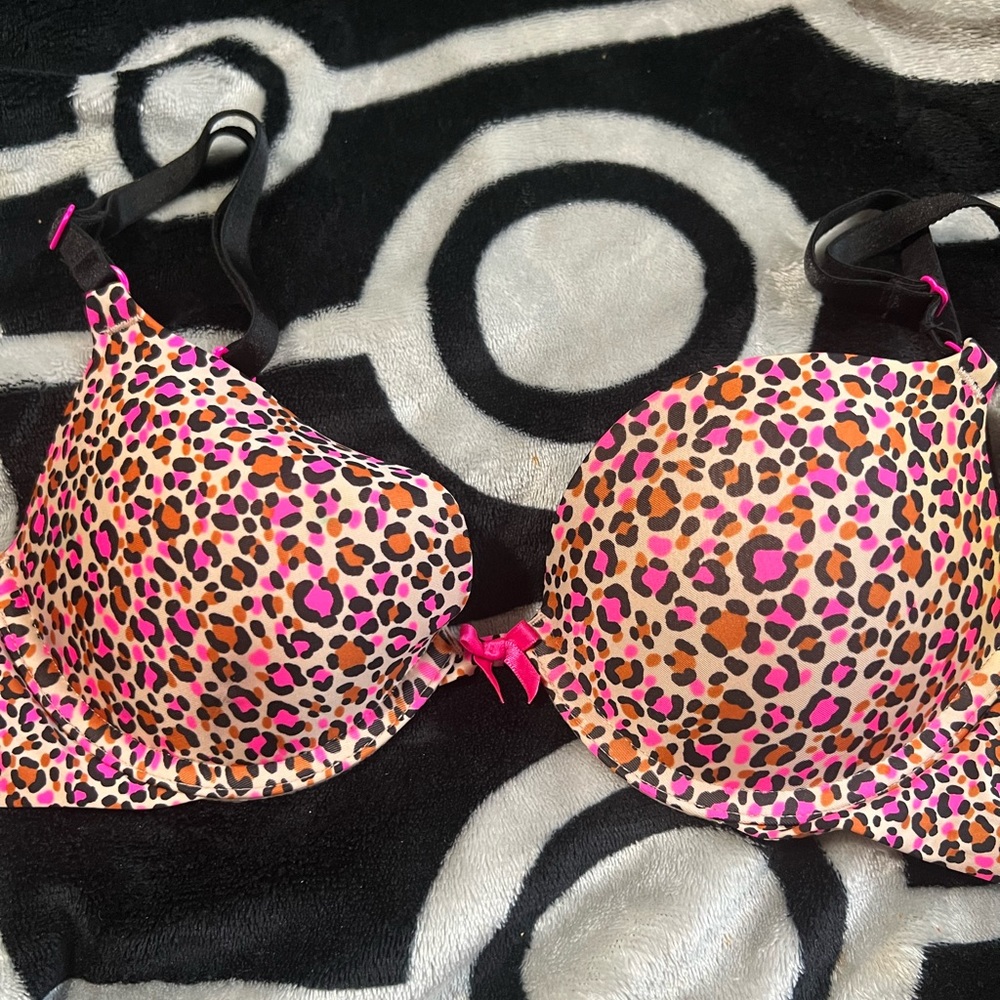 NWT VS push up bra